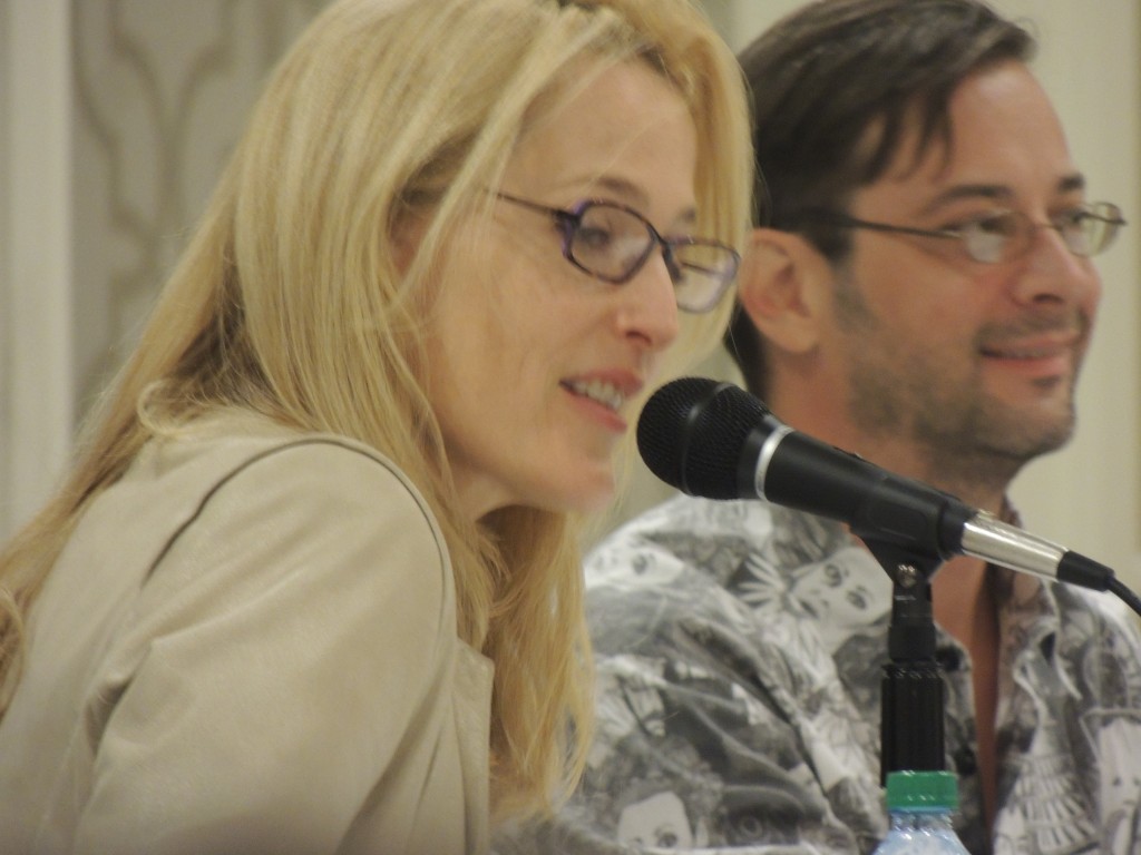 gillian-anderson-in-louisville